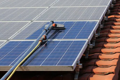 How Solar Panel Cleaning Boosts Energy Output Every Season